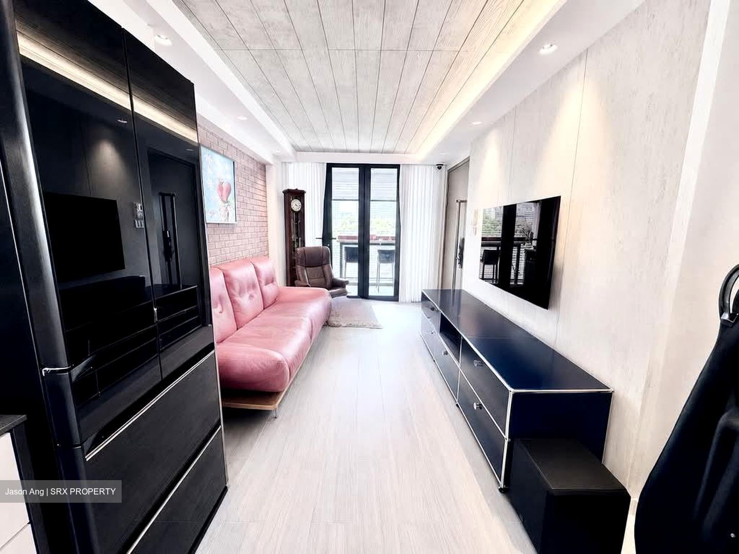 Two8one Studio (D9), Apartment #560571971